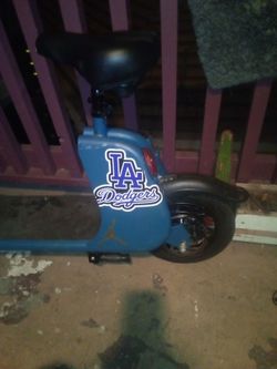 Electric scooter