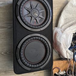 Kicker Dual Comp 10in and amplifier  Bundle 