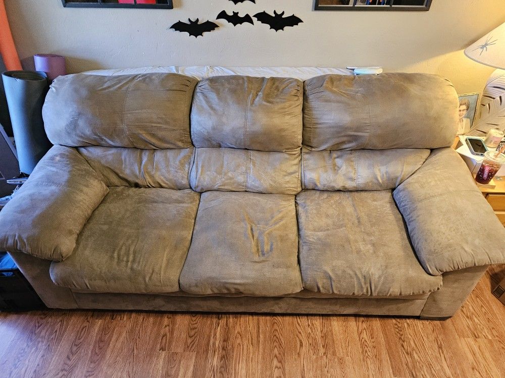 Matching Sofa and loveseat Price Reduced Again!!