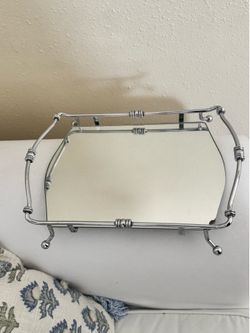 Mirror vanity stand