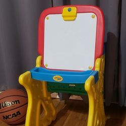 Crayola Play N Fold Art Studio Easel Desk