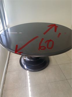 Dining room table