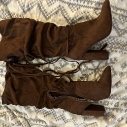 Women’s Shoe - Size 7.5