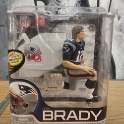 2011 NIB, McFarlane Tom Brady, Kneeling White Jersey, 107/2000, Bronze Level