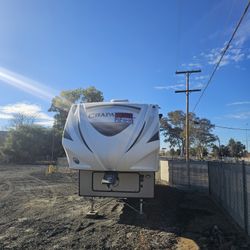 2016 Chaparral Coachmen, Traveler Trailer,