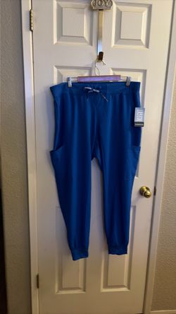 Woman’s scrubs size xl