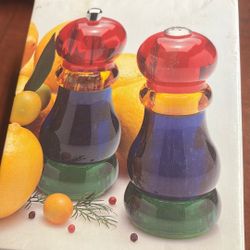 Pepper Meal, And Salt Shakers Set