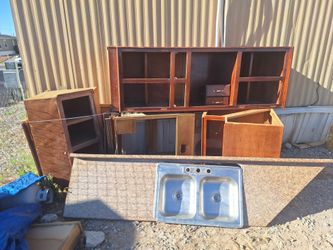 Kit hen cabinets