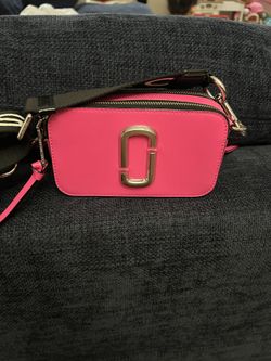 Pink Marc Jacob’s Snapshot bag