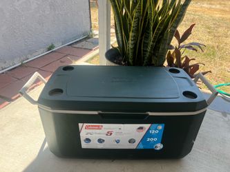 120 QT  GREEN COLEMAN ICE CHEST HOLDS 200  CANS