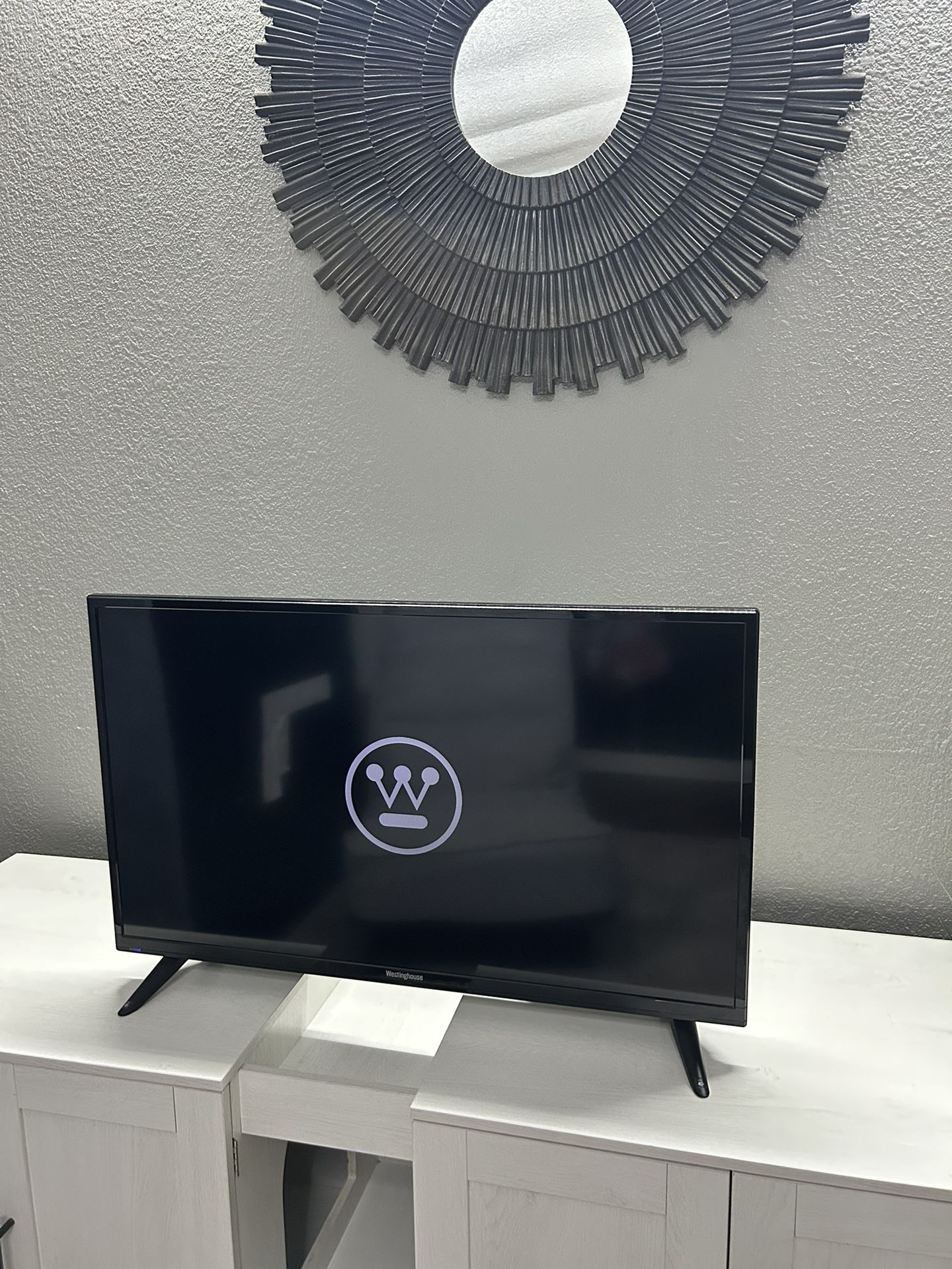 Westinghouse 32 Inch TV with DVD Player