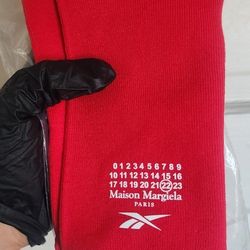 MAISON MARGIELA x REEBOK TABI SOCKS RED