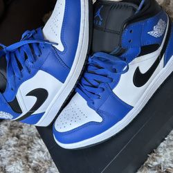 Royal blue  (Jordan 1s) 