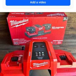 Milwaukee  SIMULTANEOUS CHARGER NEW 
