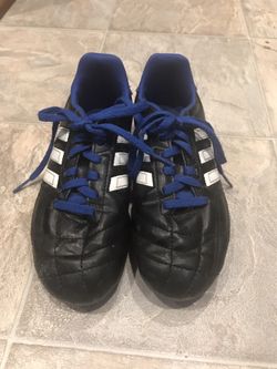 Boys Soccer Cleats Size 2 1/2 Adidas