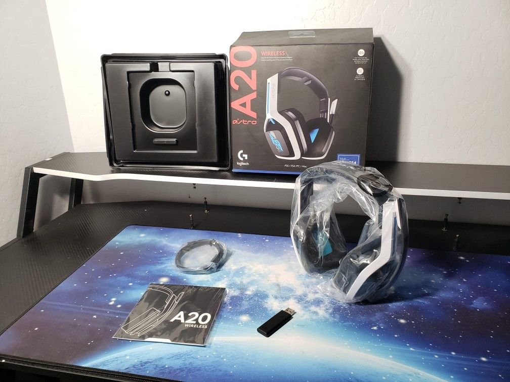 New ASTRO Gaming A20 Wireless Headset Gen 2 for PlayStation 5 and 4, PC & Mac - White/Blue