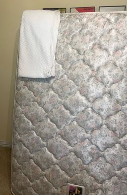 QUEEN mattress - clean smoke free home