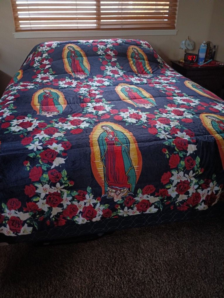 I Bought This But To Big For My Bed Size Cal King It Come W Pillow Cases It's Vary Nice For 50.00