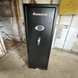 Sentry Heavy duty Rifle Safe 