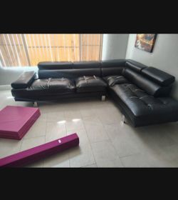FREE COUCH