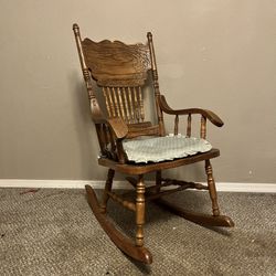 Vintage Rocking Chair 