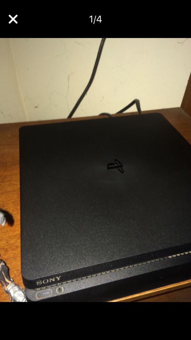 Ps4 perfect condition box included all hookups 2 games 500gb