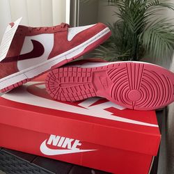 Nike Dunk Low Valentine 2024