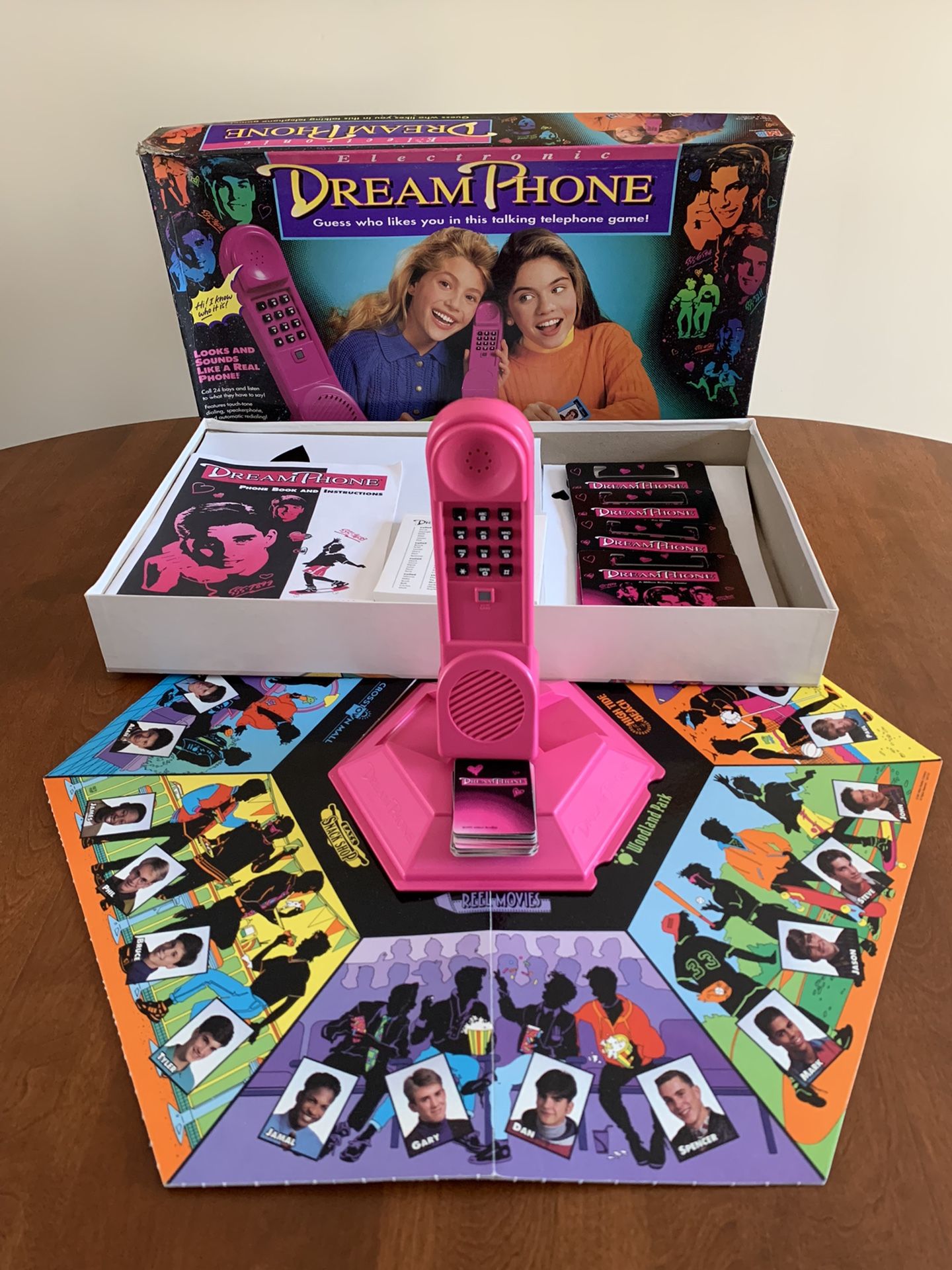 1991 Milton Bradley Electronic Dream Phone Board Game 100% Complete Tested WORKS