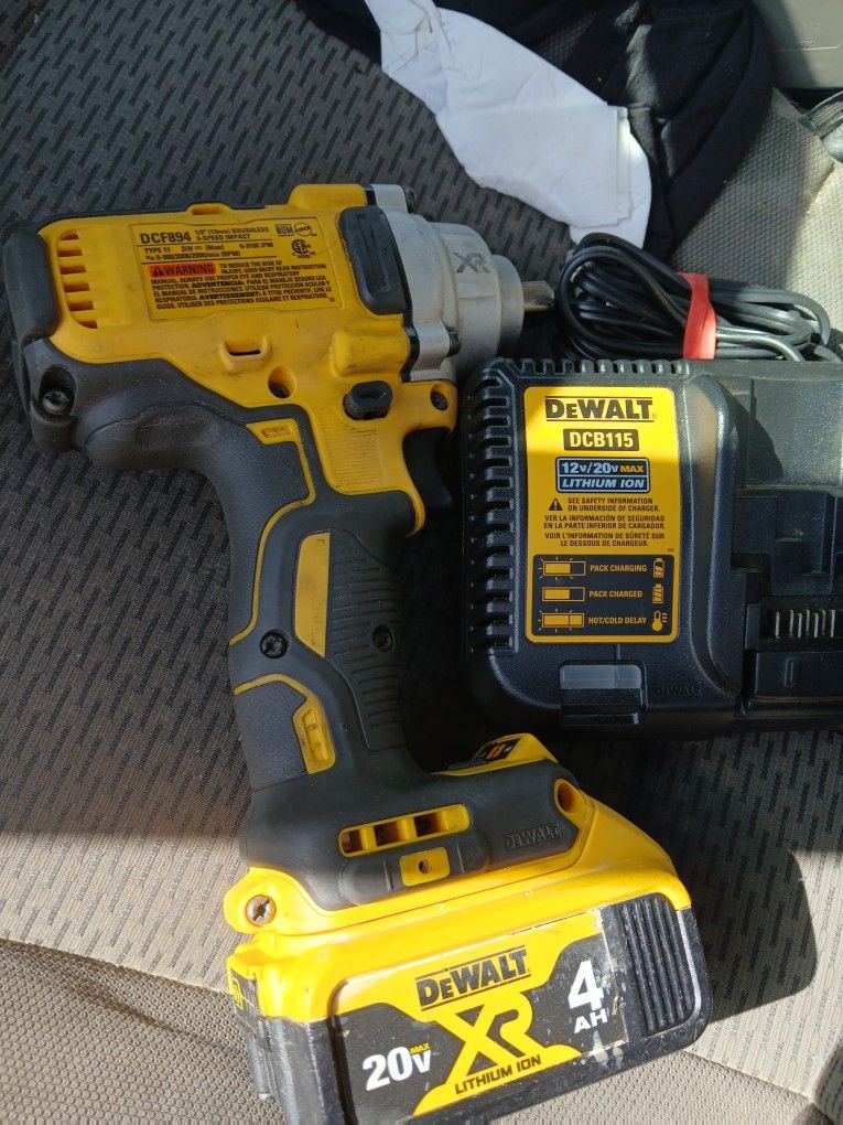 Dewalt Wrench 1/2 Impact Baterie Charger