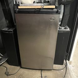 Mini Fridge 