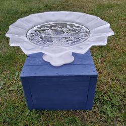Santa Clause Frosted Crystal Platter With Stand