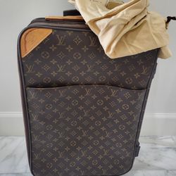 Louis Vuitton Monogram Carry