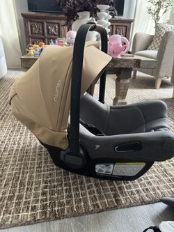 Nuna Baby Car seat