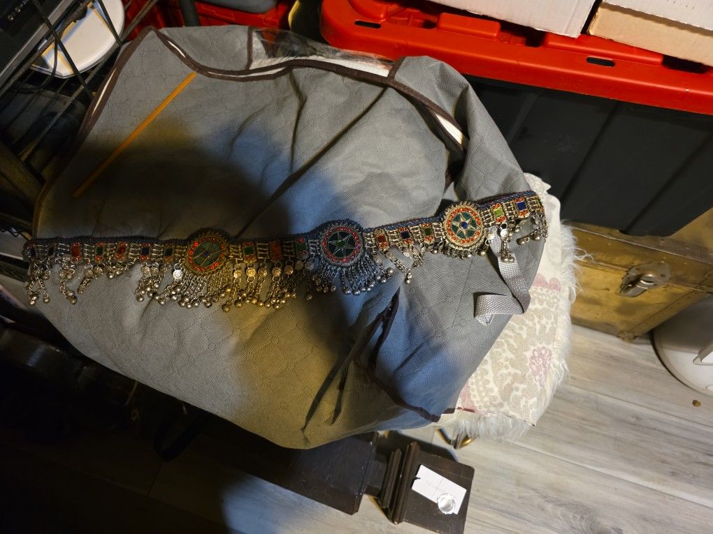 Silver Beaded Woman\'s Belt 