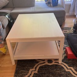 Large Wooden Coffee Table White Slightly Used Some Nicks In It. Can Be Beautifully furbished or painted.