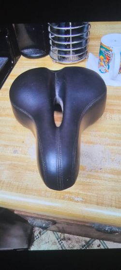 WIDE BODY BICYCLE SEAT W/ BRAKE LIGHT