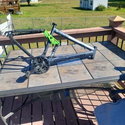 26" Genesis Frame