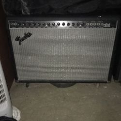 Fender Ultimate Chorus Amp