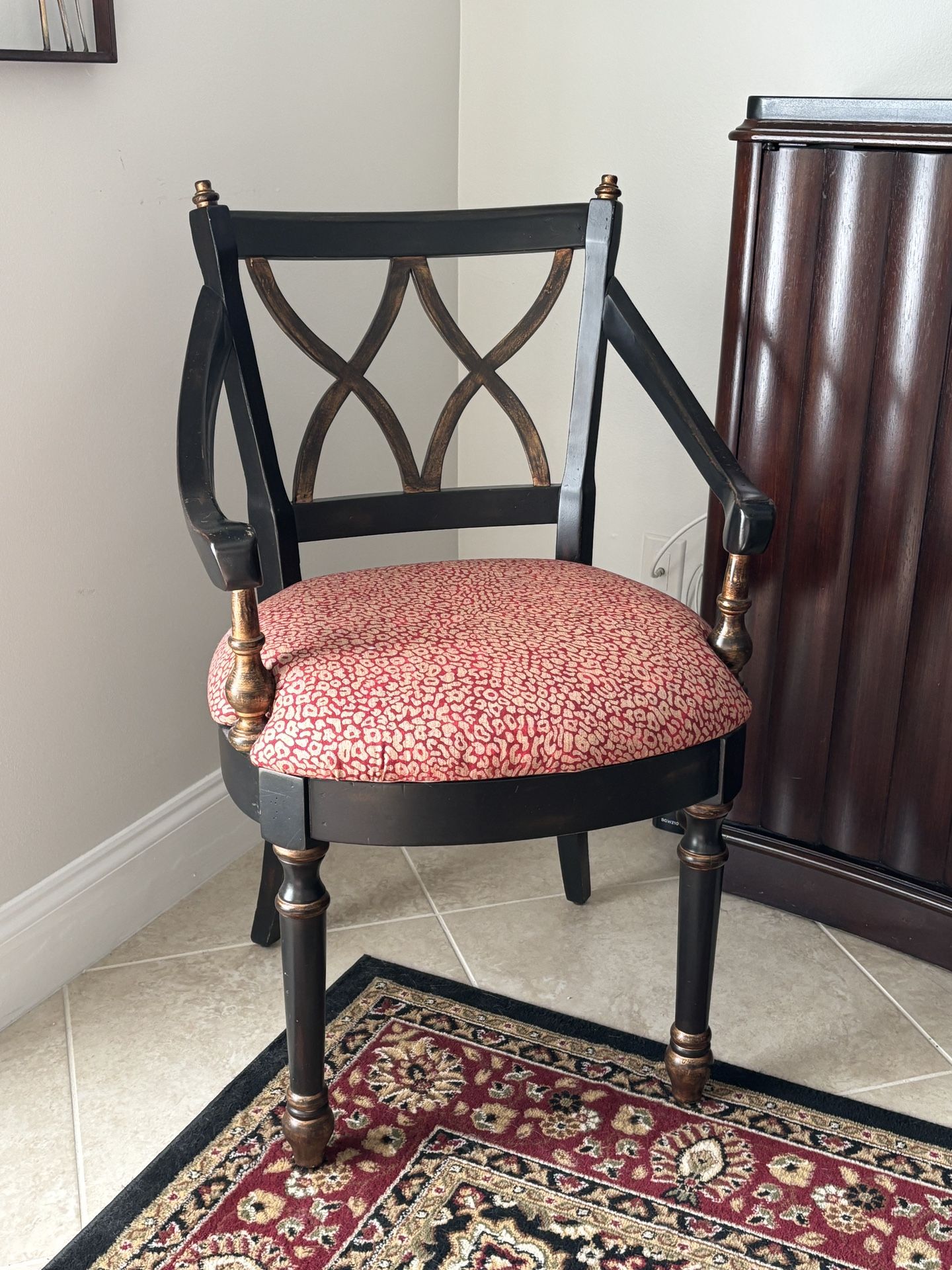 Set of Stylish Side Chairs (2)