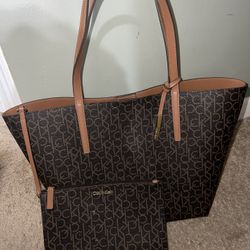 Women’s Calvin Klein Hang Bag With Pouch Attached 