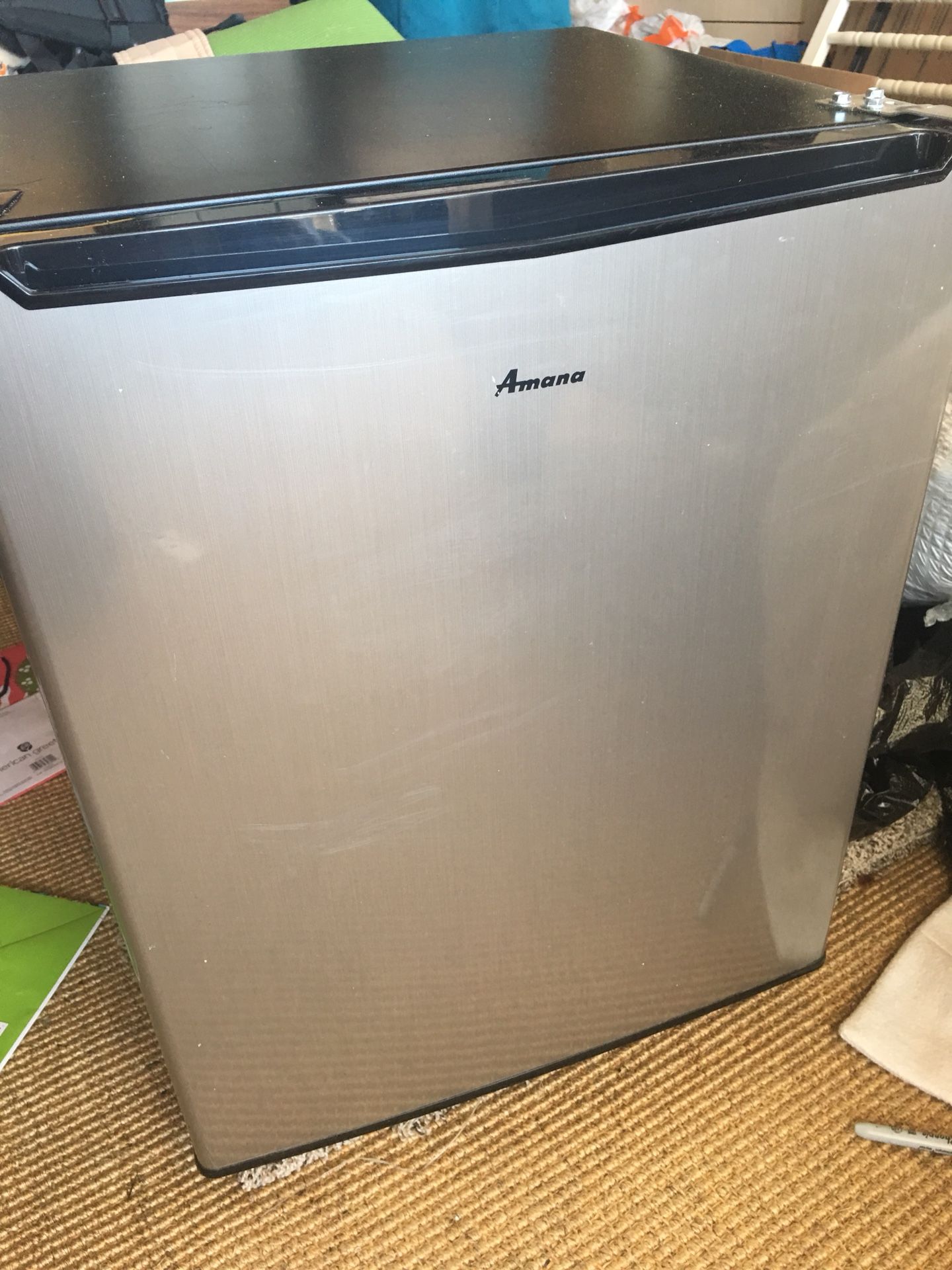 amana refrigerator and freezer 2.7 cu ft
