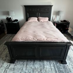 Macy’s Black Queen Bed Frame – Solid Wood – Very Good Condition