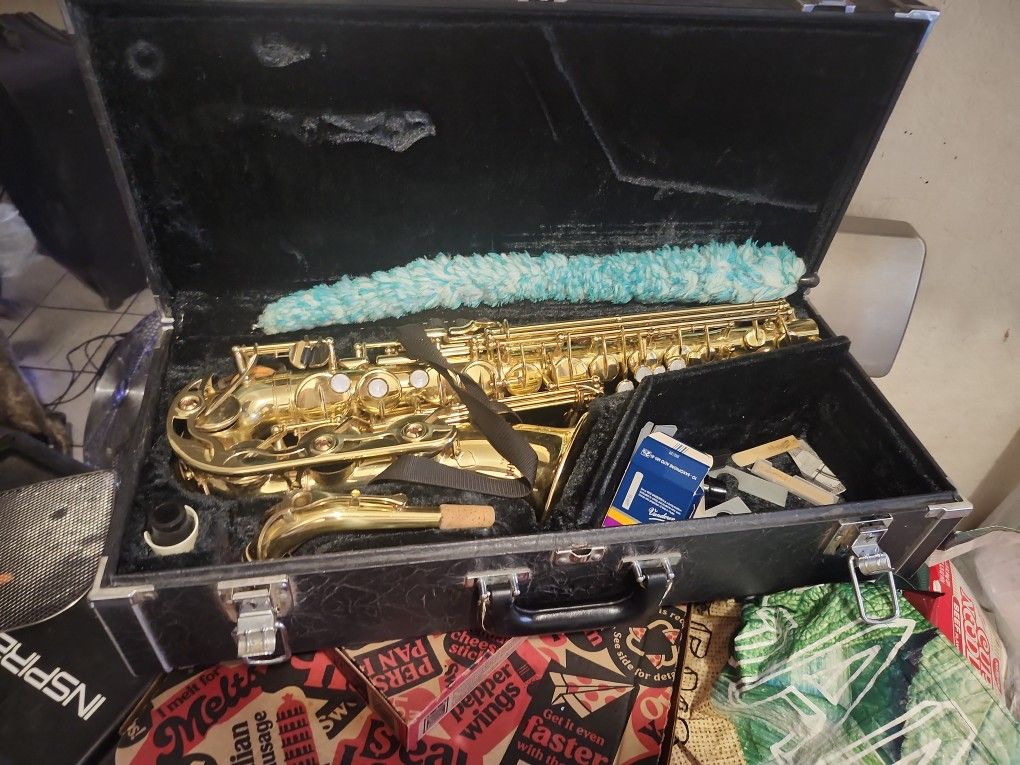 Yamaha Alto Sax YAS-52 (