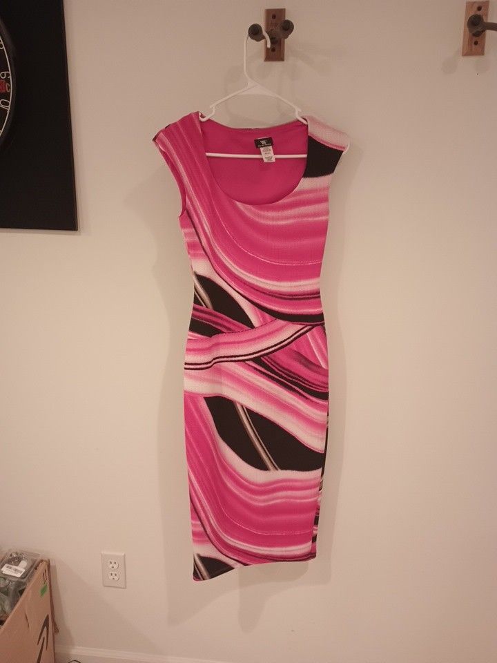 Va Va Voom Dress Small Chico