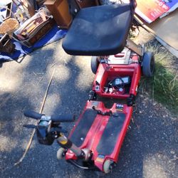 Electric Chair LUGGIE folds up