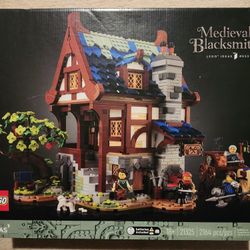 Lego Set #21324 - Medieval Blacksmith 