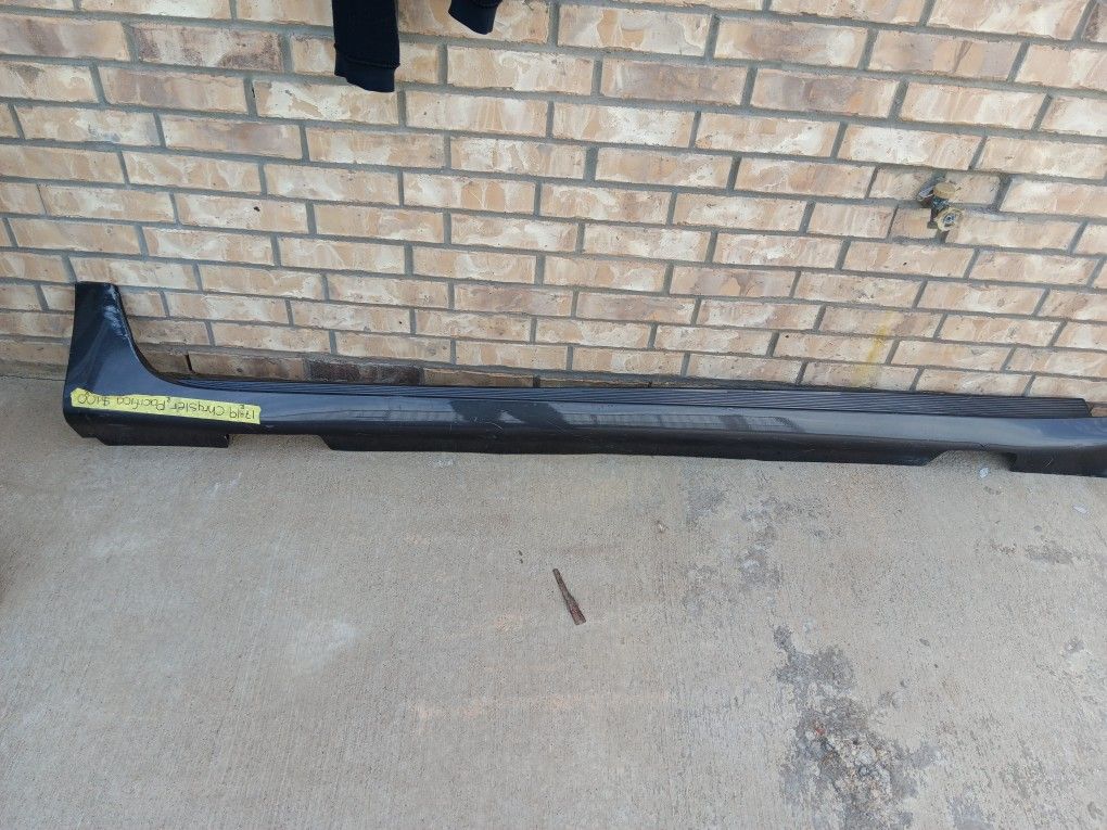2017-19 Chrysler Pacifica Right Rocker Molding