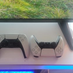 PS5 CONTROLLERS 