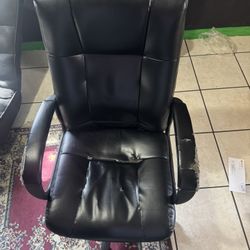 Black Rolling Chair 