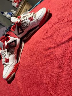 Jordan 4 fire reds 11